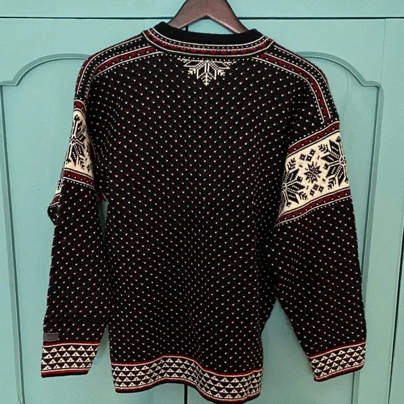 Dale of Norway Navy Blue and Red Knit Sweater. Classic Collection. - Picture 3 of 8